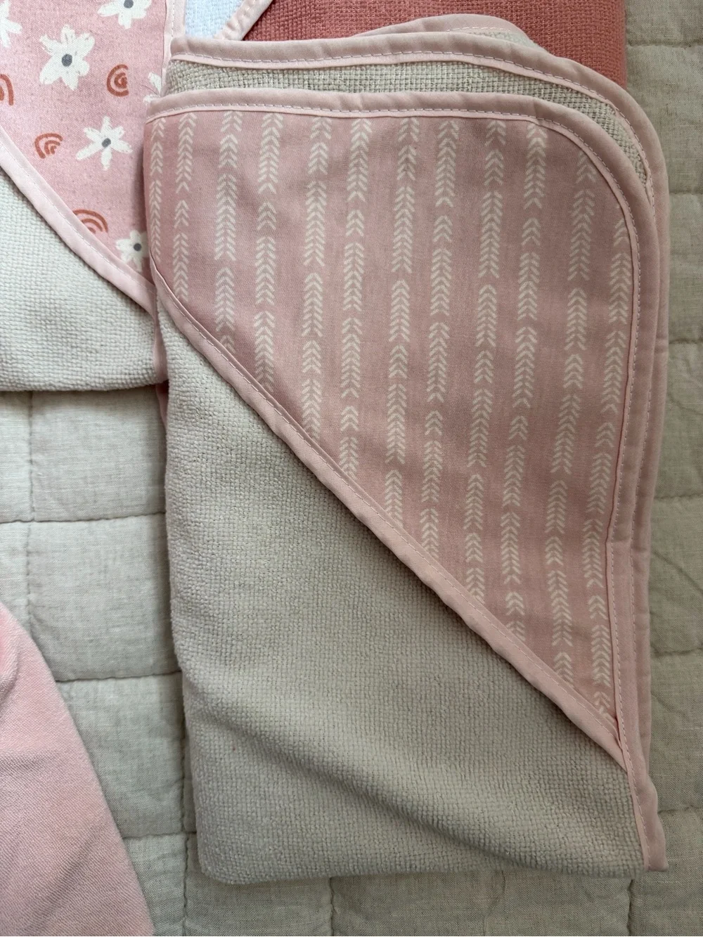 S/4 Hooded Baby Towels Set - Soft and Plush in Pink, Blush, Cream, Coral